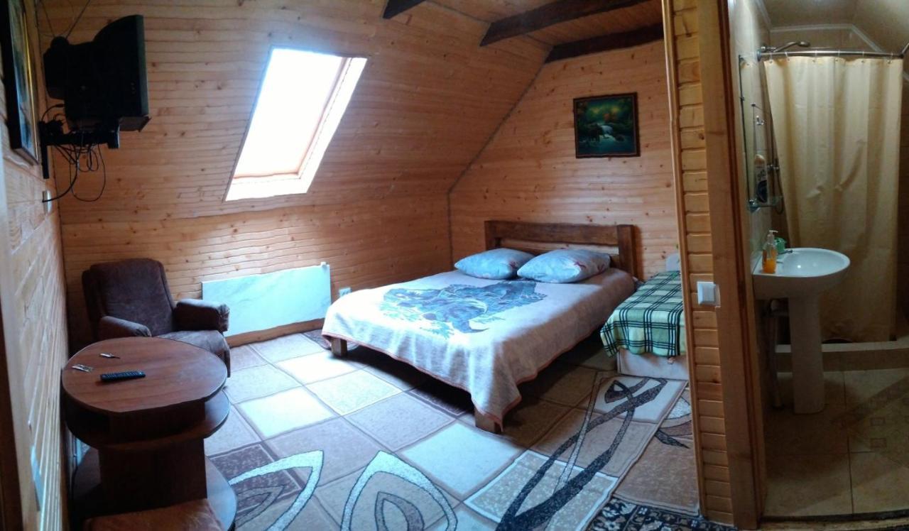Під Лісом У Гіда Villa Jaremtsje Eksteriør bilde